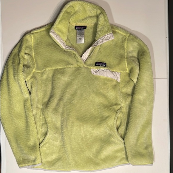 Patagonia Tops - Patagonia Green Sweatshirt Comfortable Hoodie
